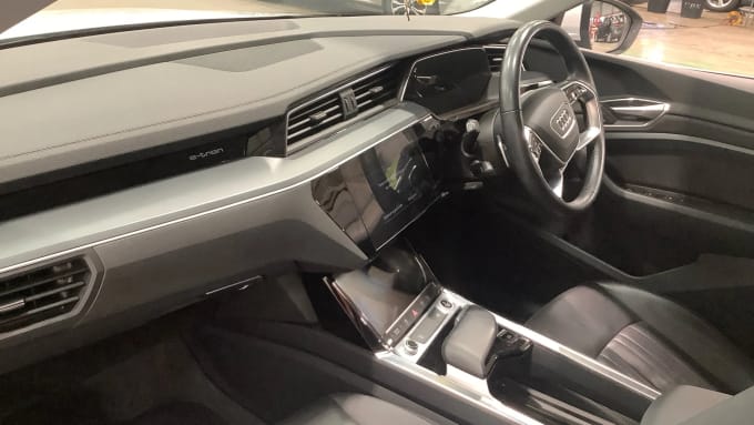 2022 Audi E-tron
