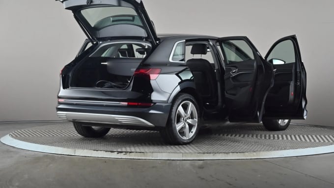 2022 Audi E-tron