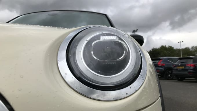 2019 Mini Hatch