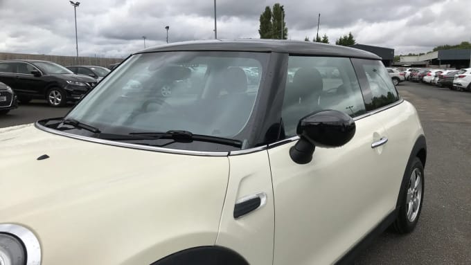 2019 Mini Hatch