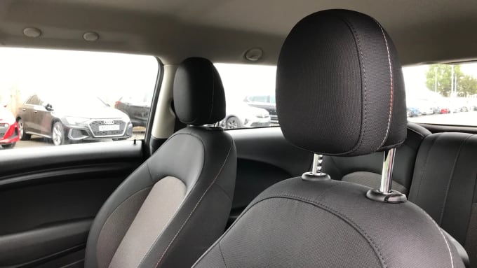 2019 Mini Hatch