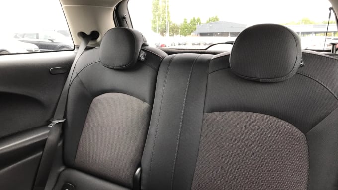 2019 Mini Hatch