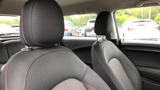 2019 Mini Hatch