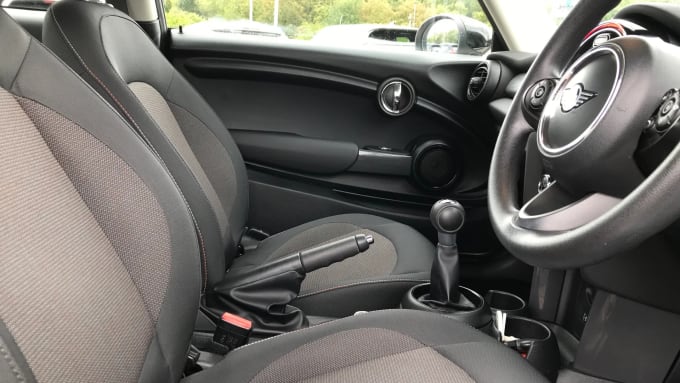 2019 Mini Hatch