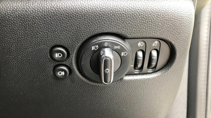 2019 Mini Hatch