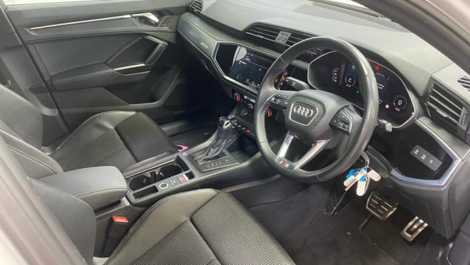 2022 Audi Q3
