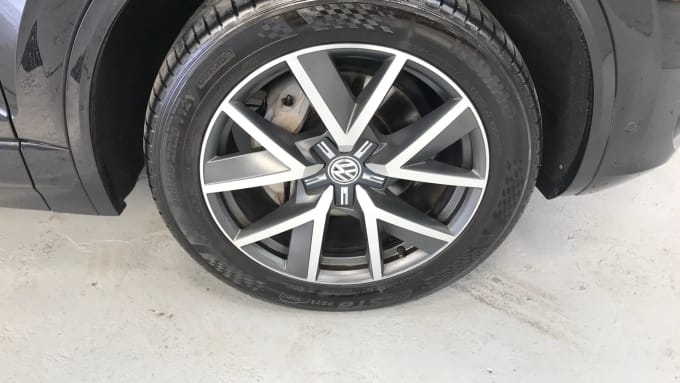 2019 Volkswagen Touareg