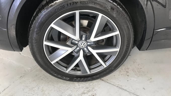 2019 Volkswagen Touareg