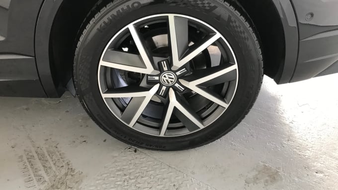 2019 Volkswagen Touareg