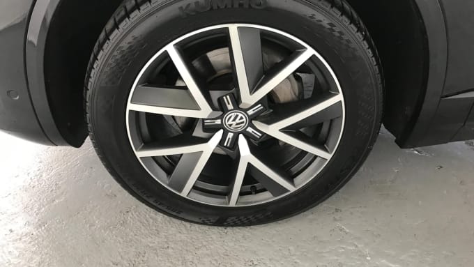 2019 Volkswagen Touareg
