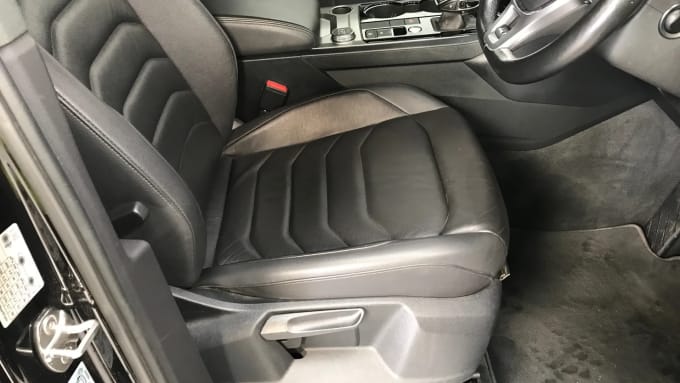 2019 Volkswagen Touareg