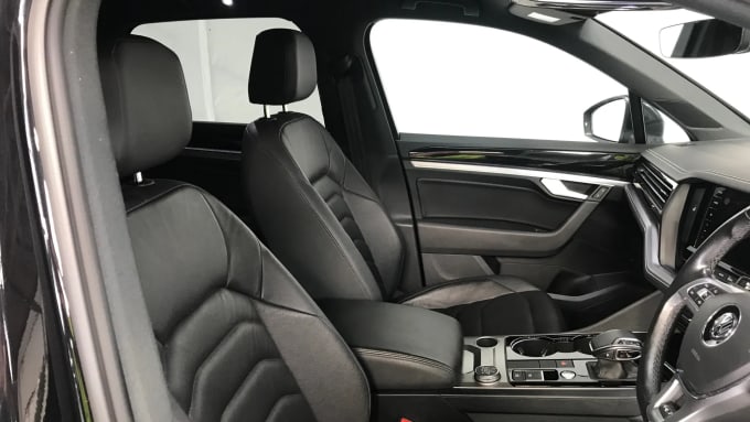 2019 Volkswagen Touareg