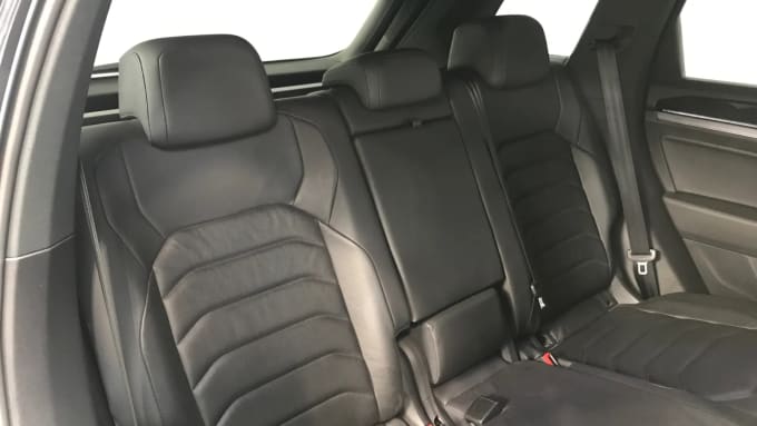 2019 Volkswagen Touareg