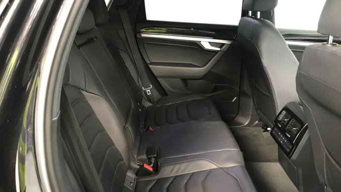 2019 Volkswagen Touareg