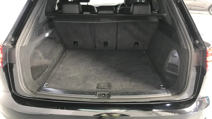 2019 Volkswagen Touareg
