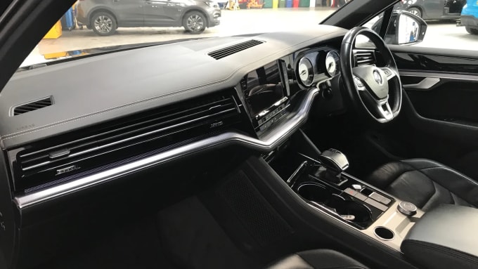 2019 Volkswagen Touareg