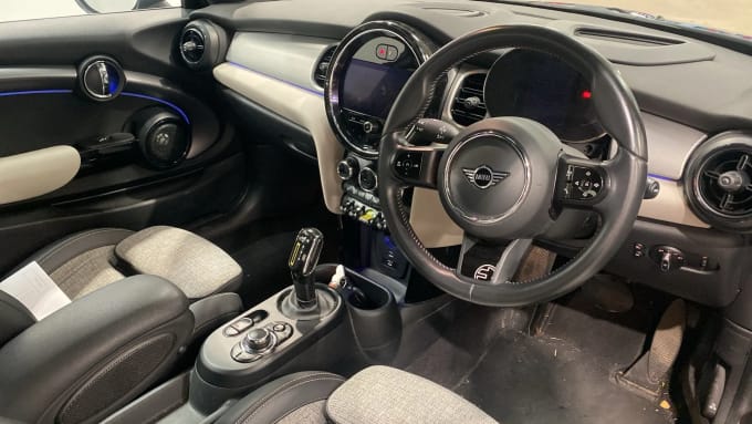 2021 Mini Hatch