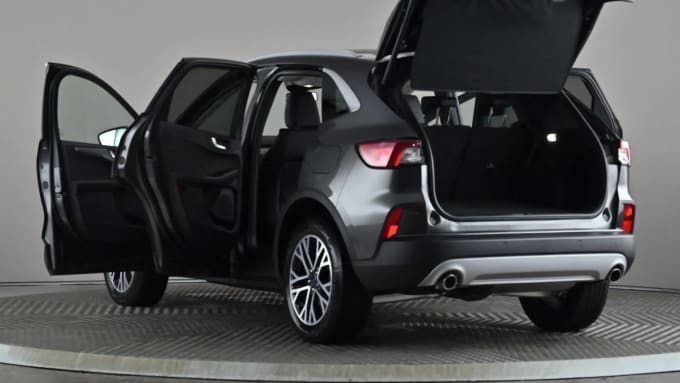2022 Ford Kuga