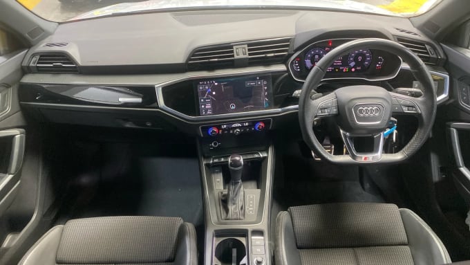 2022 Audi Q3