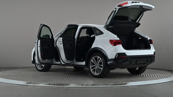 2022 Audi Q3