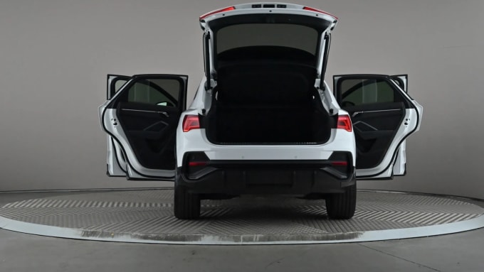 2022 Audi Q3