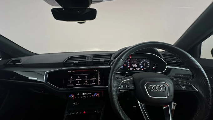2022 Audi Q3