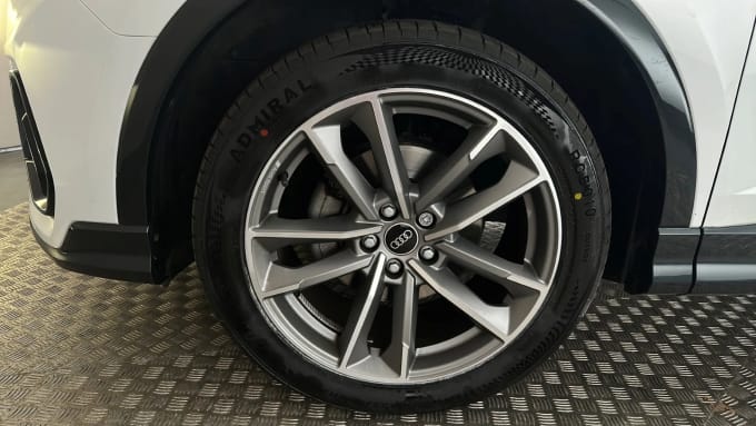 2022 Audi Q3
