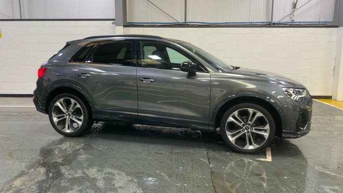 2022 Audi Q3