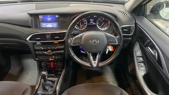 2017 Infiniti Q30