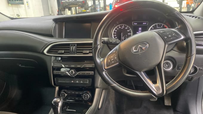 2017 Infiniti Q30
