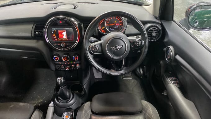 2018 Mini Hatch