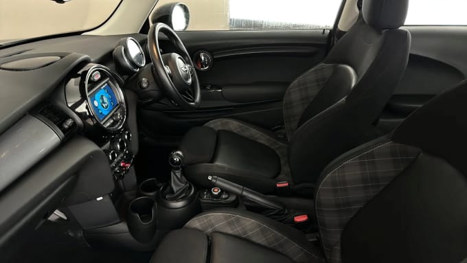 2018 Mini Hatch