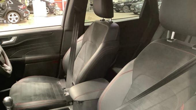 2022 Ford Kuga