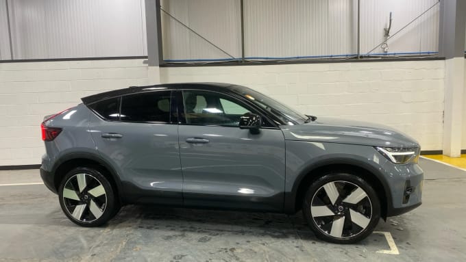 2022 Volvo C40