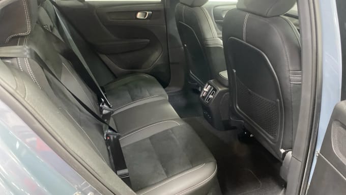 2022 Volvo C40