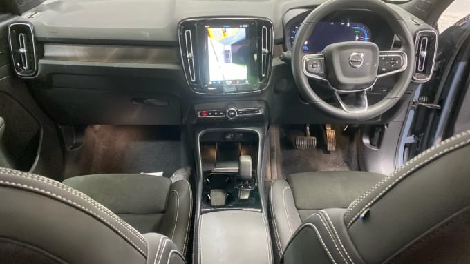 2022 Volvo C40