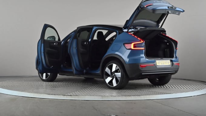 2022 Volvo C40