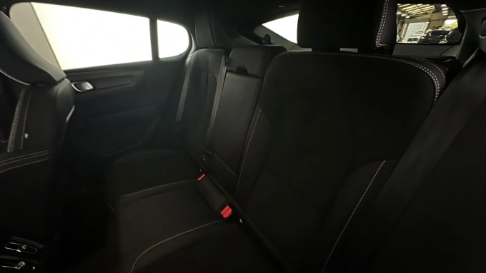 2022 Volvo C40