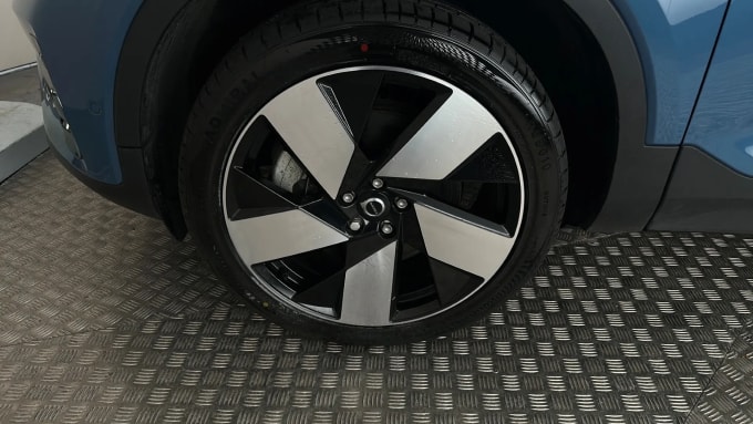 2022 Volvo C40