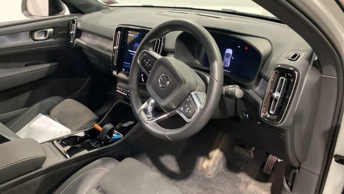 2022 Volvo C40