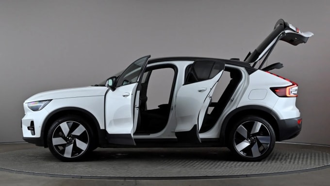2022 Volvo C40