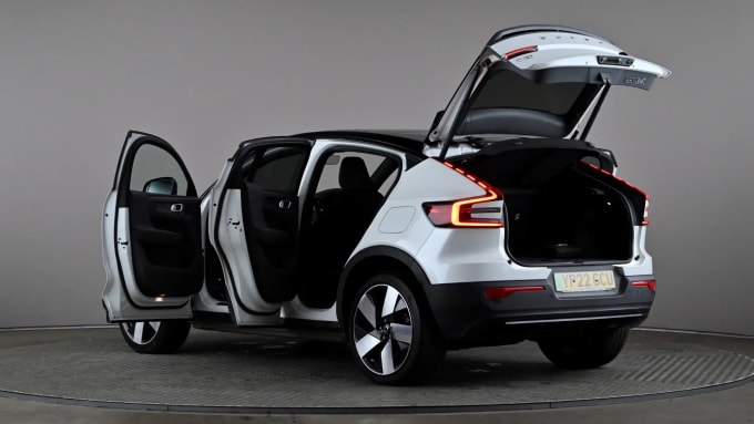 2022 Volvo C40