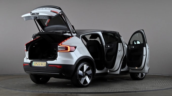 2022 Volvo C40