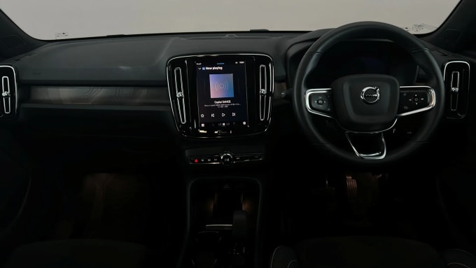 2022 Volvo C40