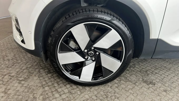 2022 Volvo C40