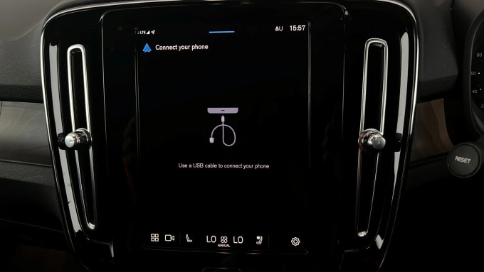 2022 Volvo C40