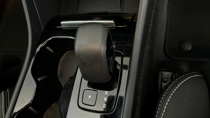 2022 Volvo C40