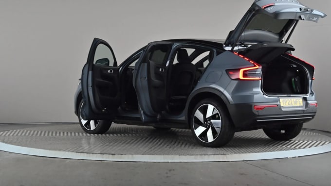2022 Volvo C40