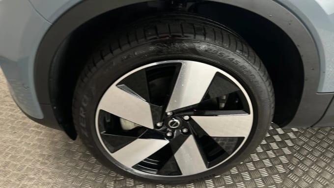 2022 Volvo C40