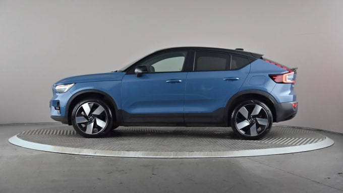 2022 Volvo C40